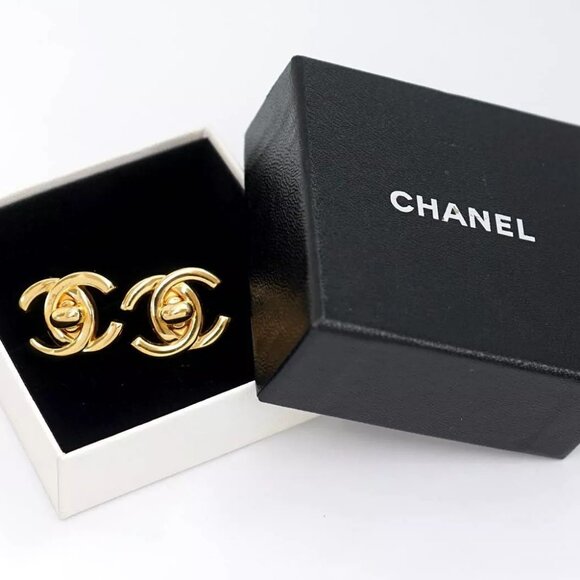 CHANEL CC logos Turnlock Clip-On Earrings Gold Tone 96A Auth w/Box #00109-4 - Picture 6 of 6